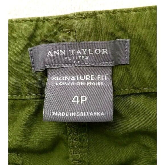 Ann Taylor Signature Fit Green Cargo Capris Women's 4P - Picture 3 of 4